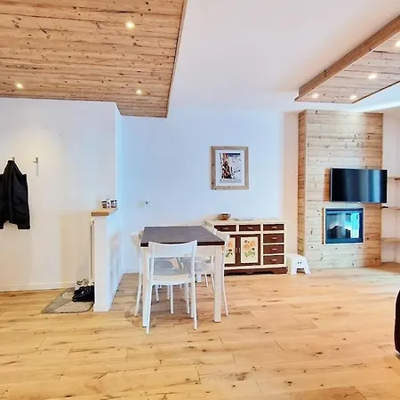 Pista Baradello Apartament *